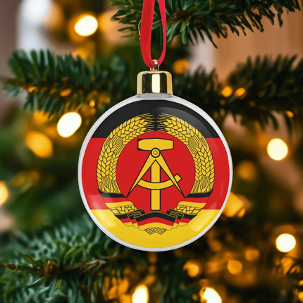 Weihnachtskugel mit DDR-Wappen